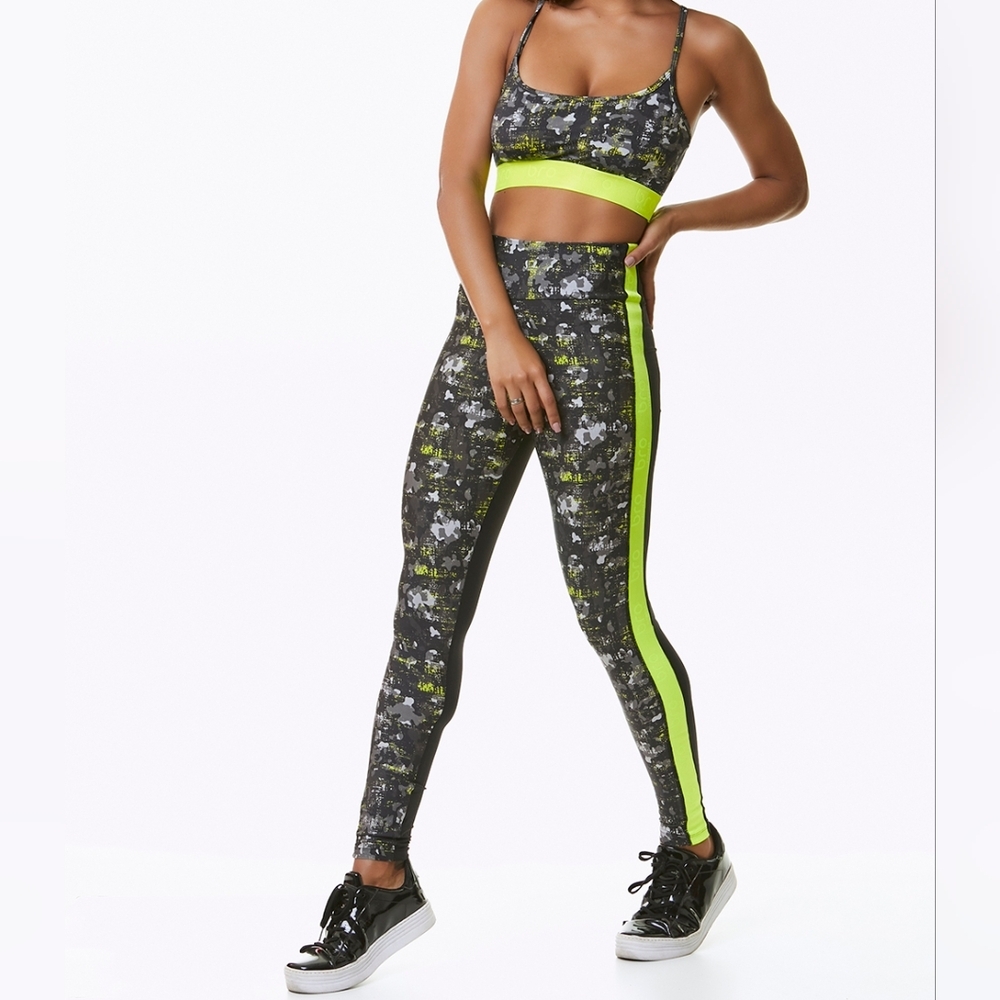 Stylish Women's Black and Green Camo Leggings